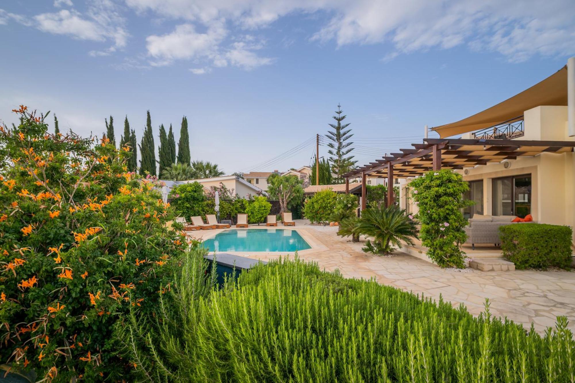 Villa Panorama - Stunning Views In Villa With Hot Tub, Pool, Garden Kouklia Exterior photo