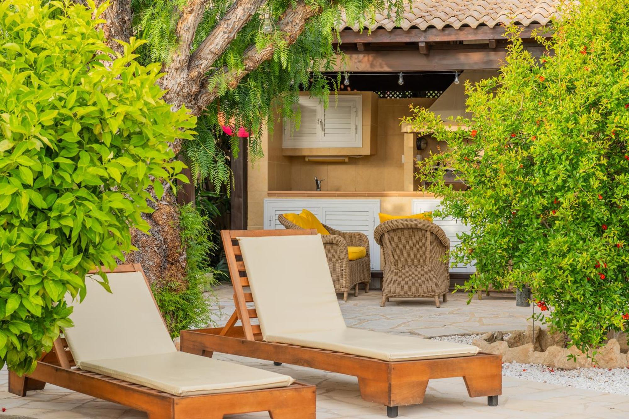 Villa Panorama - Stunning Views In Villa With Hot Tub, Pool, Garden Kouklia Exterior photo